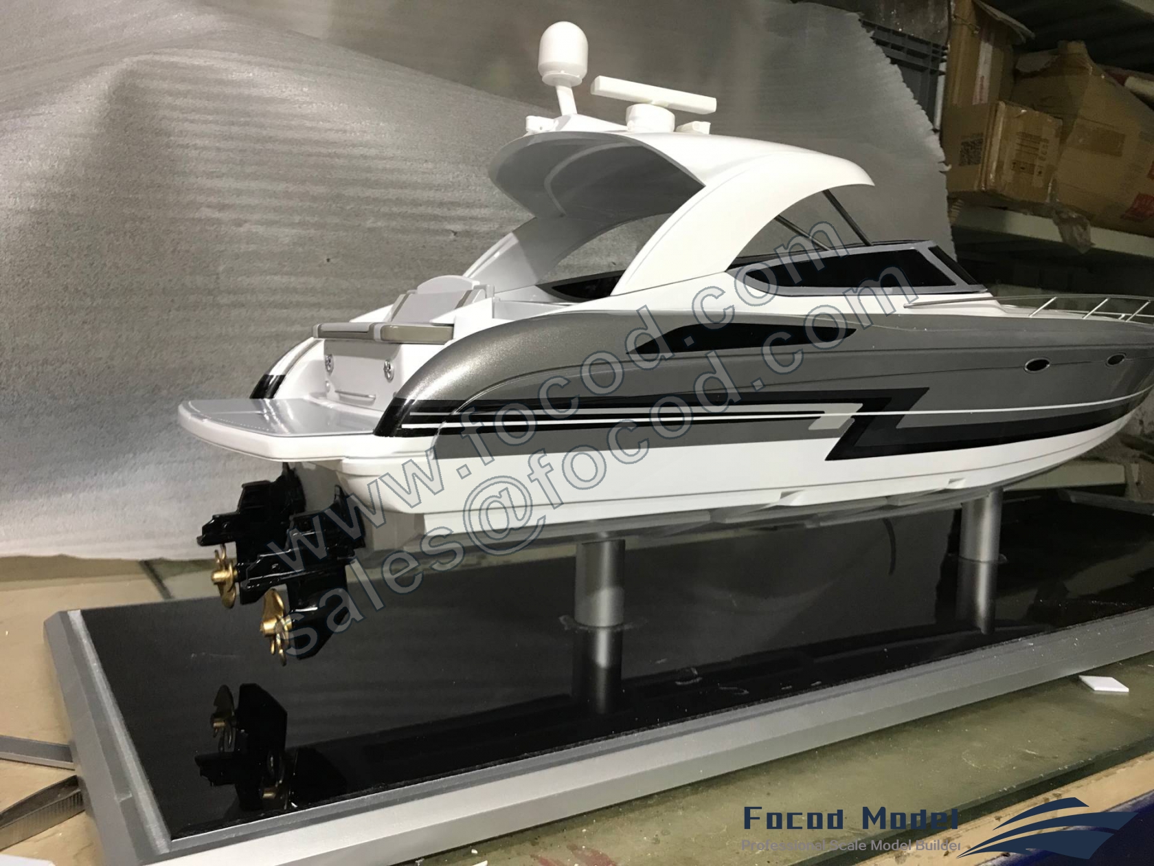 custom made model of Formula 400 Super Sport Crossover boat
